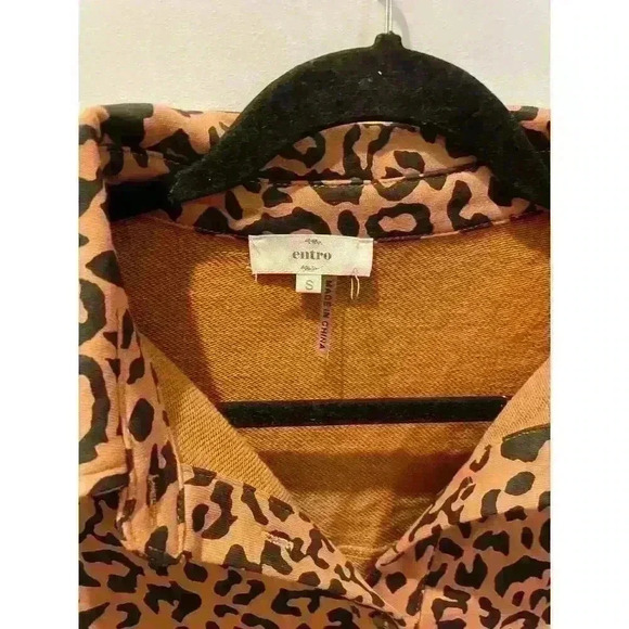 NWOT Entro Leopard Animal Print Long Sleeve Shorts Romper, sz S - Picture 3 of 12